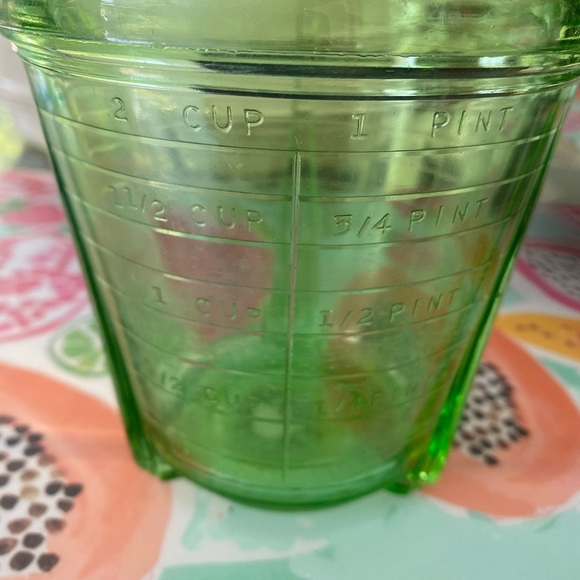 world products Kitchen Vintage Green Depression Glass Beater Base
